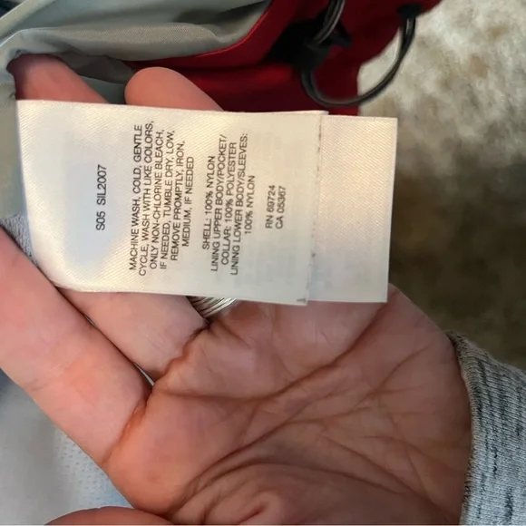 Sorel Two-Tone Waterproof Red Jacket. Women’s size medium. - Picture 6 of 6